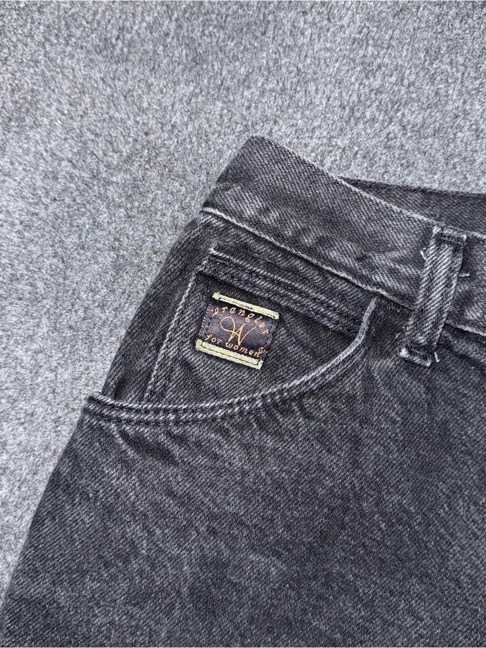 Vintage 90s Wrangler for Women Black Denim High Rise Taper Ankle Mom Jeans Sz 8